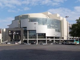 La façade de l'opéra Bastille
